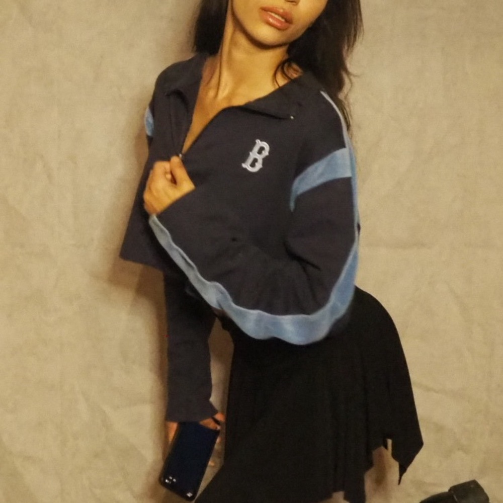 Bella Hadid Style Blokecore Cropped Pullover Zip Up